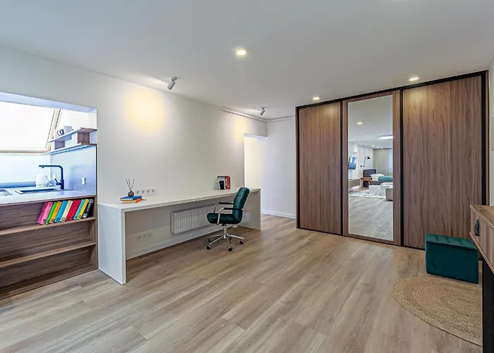 Symphony With Free Parking Kaunas