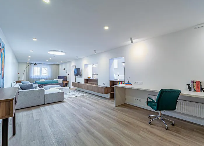 Symphony With Free Parking Daire Kaunas